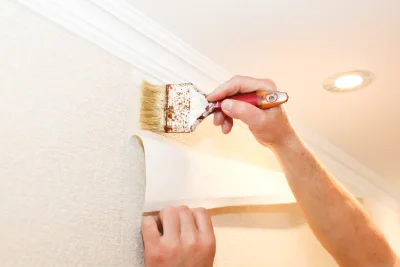 Pose de papier peint à Baslieux — revêtements muraux et toiles de verre